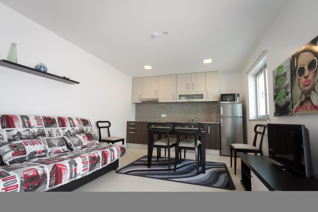 Peralux Hotel ภายนอก รูปภาพ